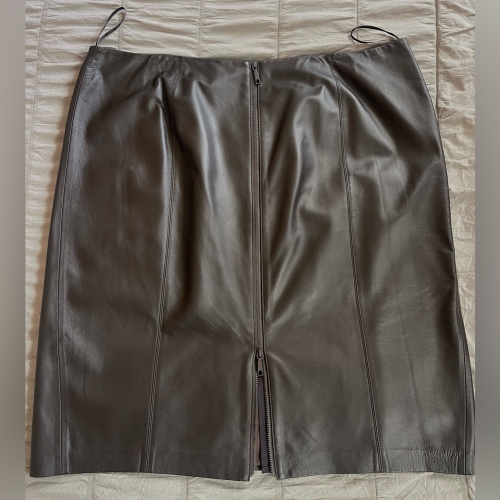 NWOT. 100% leather.Lafayette 148 New York Dark Brown  Pencil Skirt - Picture 4 of 11